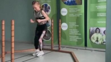 Спортсменка с бельевой резинкой на пьедестале Кубка Президента