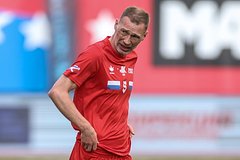 Изображение элегантной победы команды Уральские самоцветы на газоне против мастеров из Иваново
