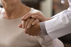 Изображение, иллюстрирующее тему изменения восприятия диагнозов в медицине