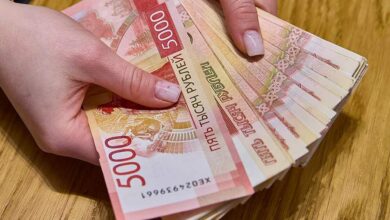Изображение, иллюстрирующее решение государства об отмене квестов за справками для матерей-героинь.